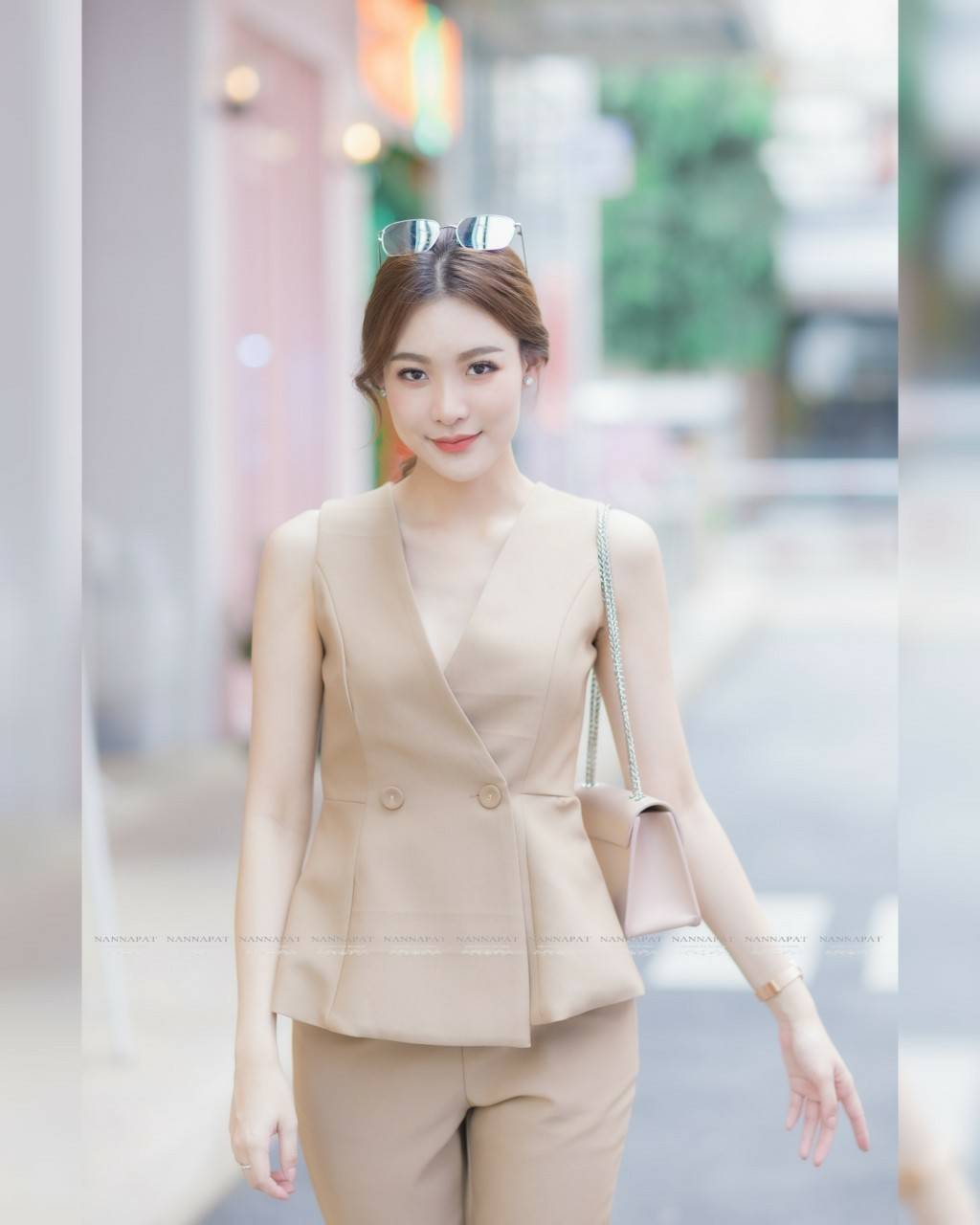 เสื้อแขนกุดกระดุมหน้ากางเกงทรงสวยเป๊ะ