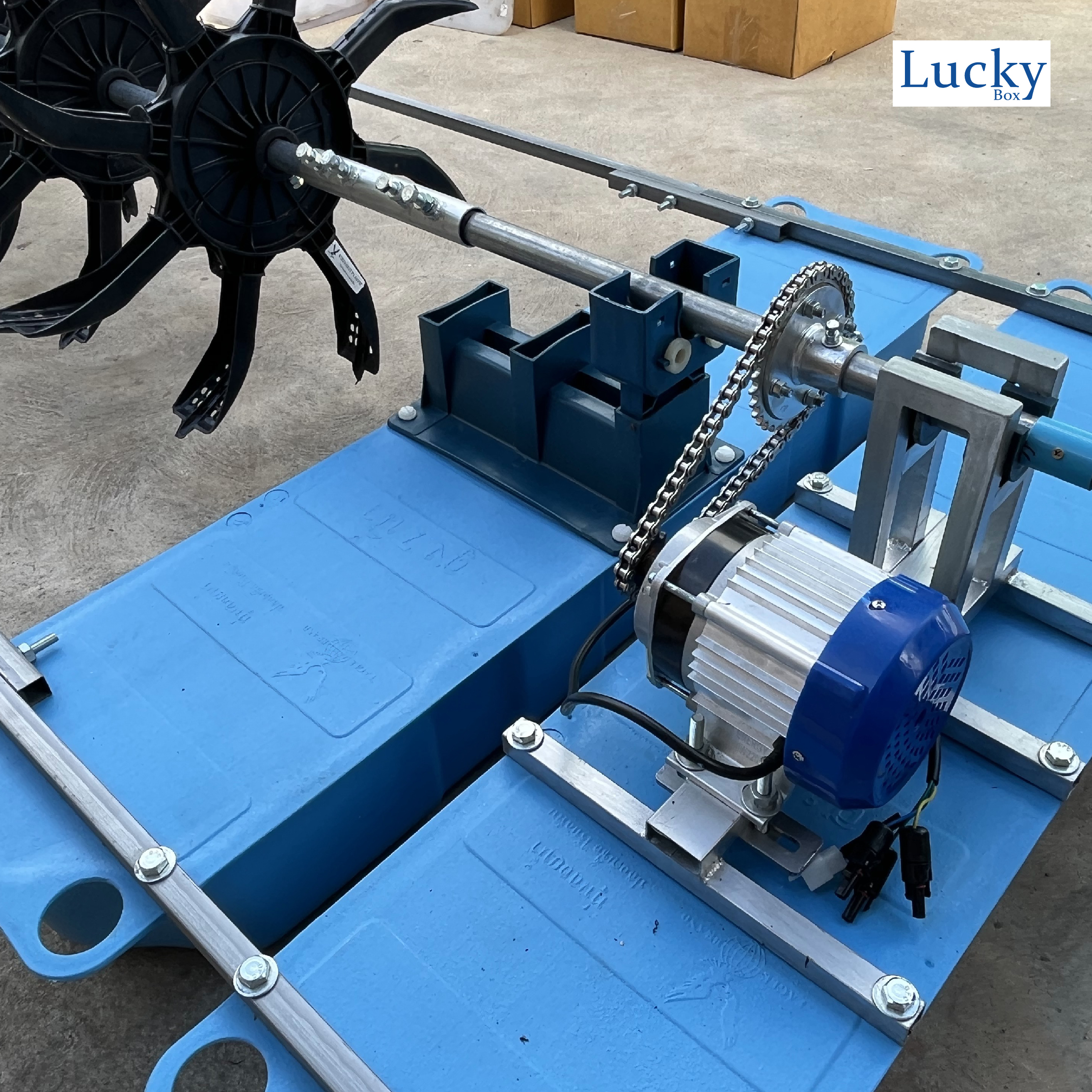 กังหันตีน้ำโซล่าเซลล์ [ รุ่น 24V 350W 4 ใบพัด ] รุ่นแยกแผงโซล่าเซลล์ กังหันตีน้ำเพิ่มออกซิเจน บำบัดน้ำเสีย โซล่าเซลล์ พลังงานแสงอาทิตย์