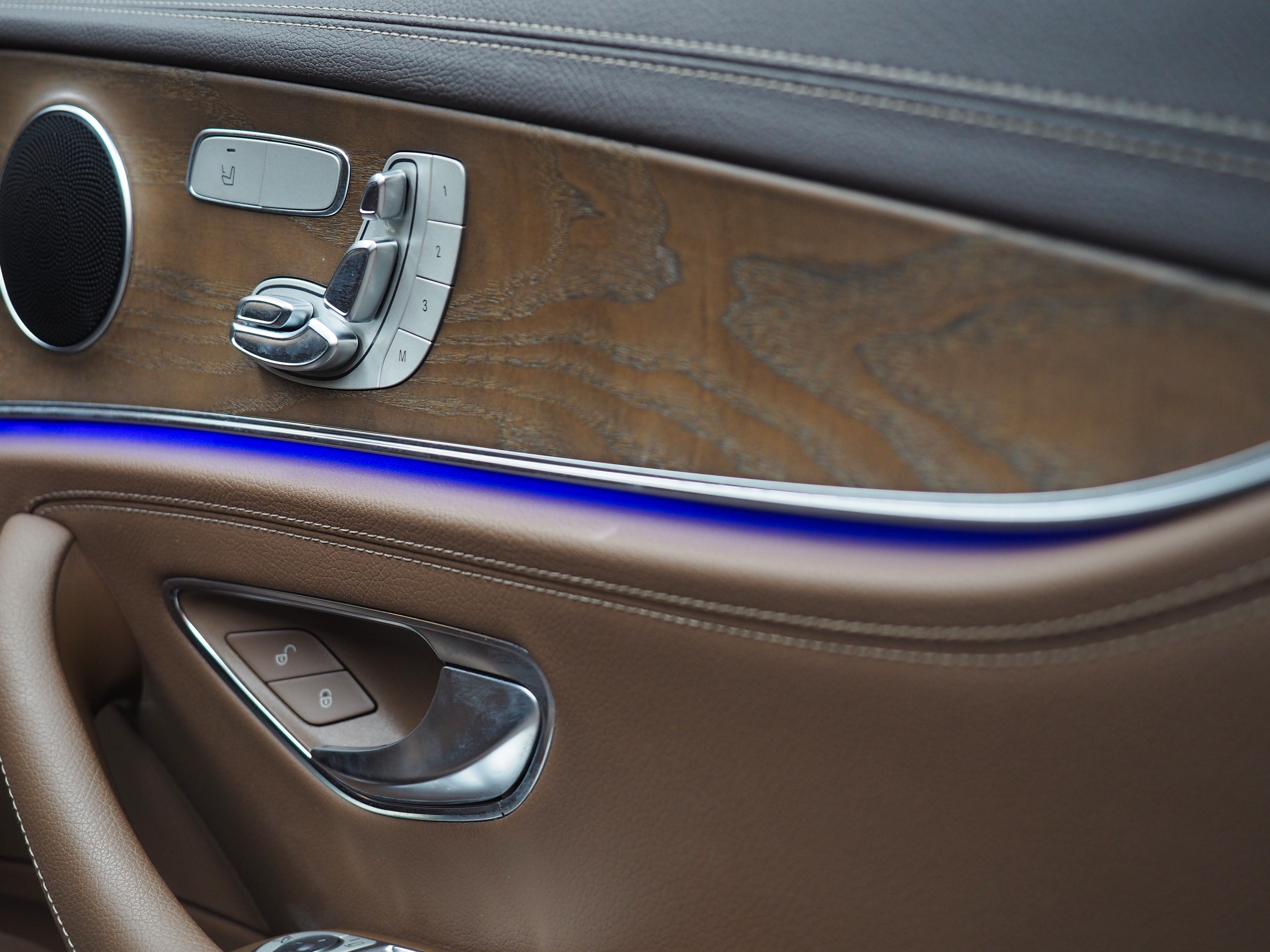 จองแล้ว E350e Exclusive Plug In Hybrid W213