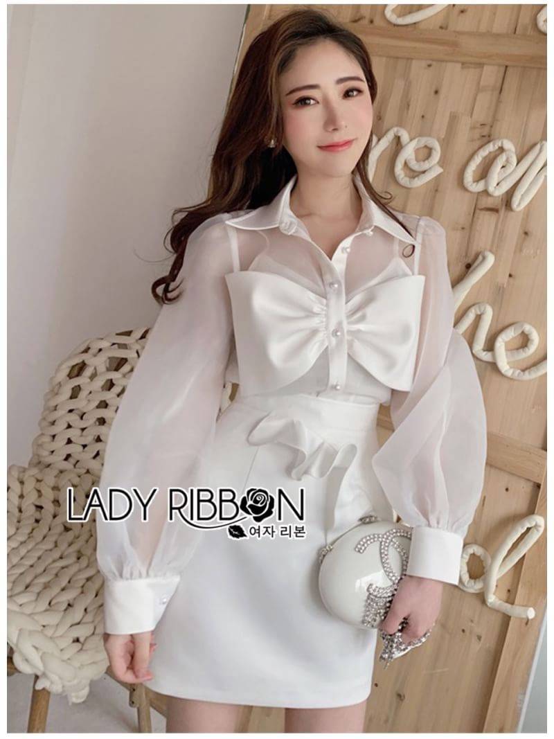 เซ็ตเสื้อเชิ้ตผ้าจอร์เจียสีขาวตกแต่งริบบิ้นและกระโปรงตกแต่งระบาย