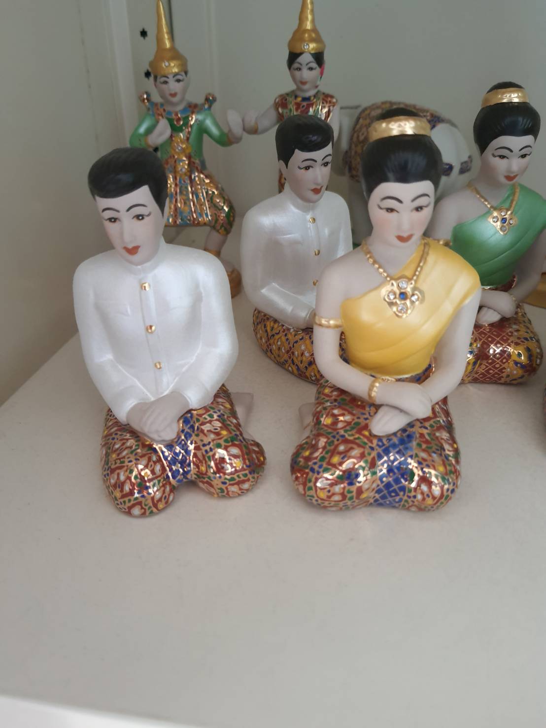 ตุีกตาบ่าวรับใช้บริวารชายหญิง