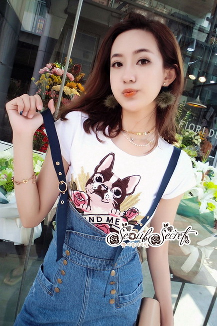 เสื้อเนื้อผ้ายืดสีขาวคลาสสิก เก๋ๆ