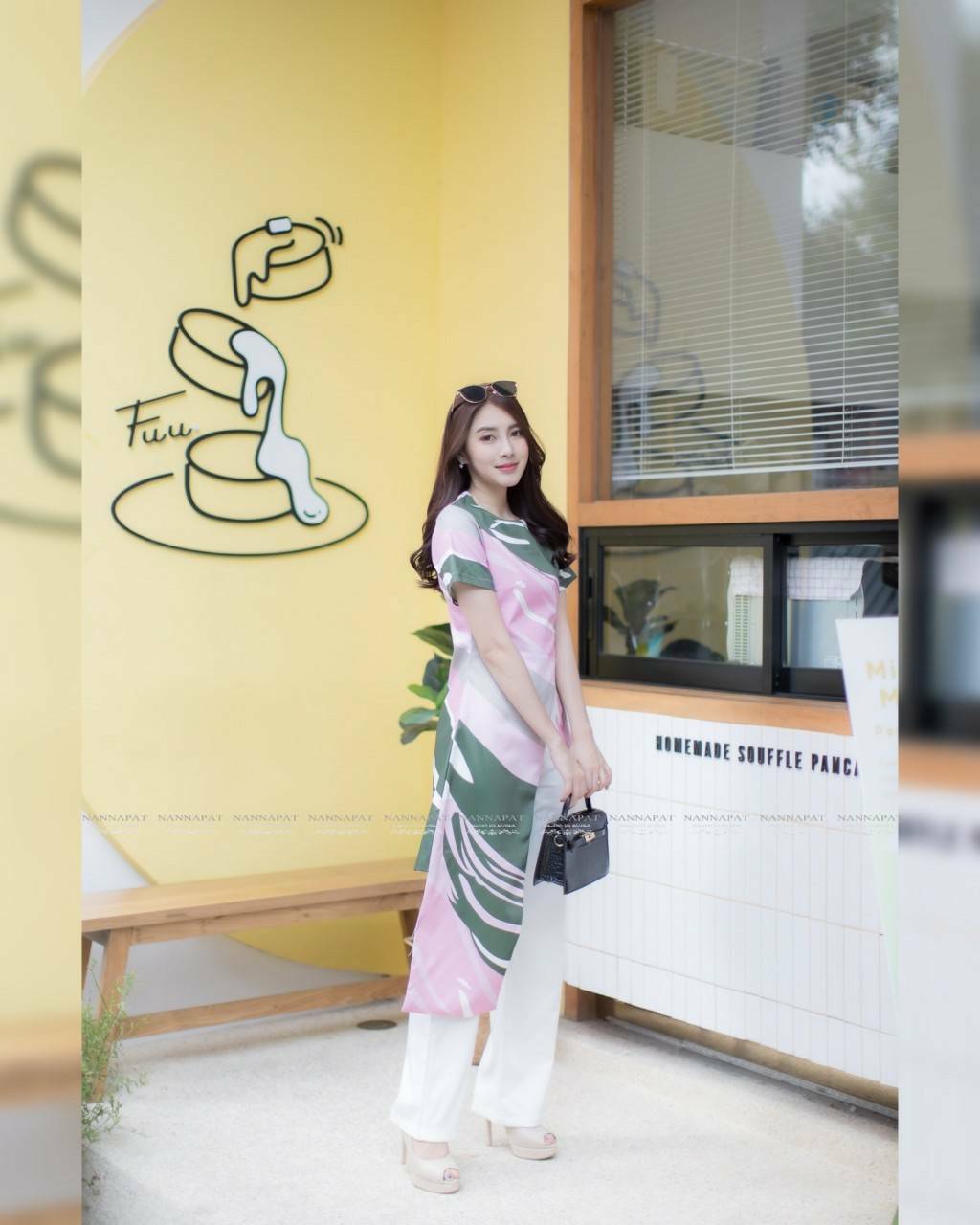 เสื้อซิปหลังมาพร้อมกางเกงขายาว