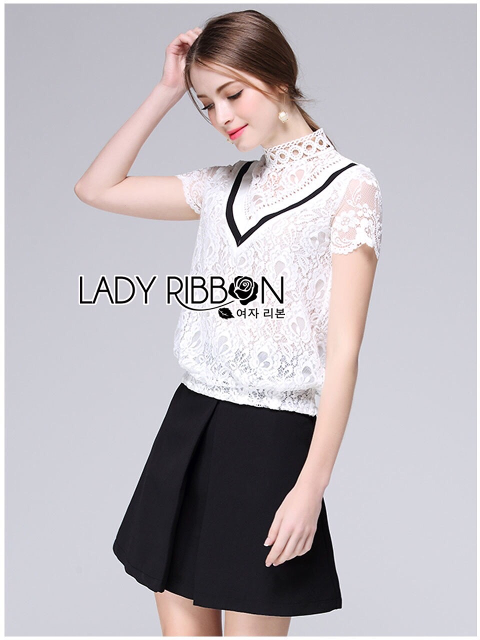 Lady Ribbob ขายส่ง LR12260516 🎀 Lady Ribbon's Made 🎀 Lady Patricia Triangle-Shaped High-Neck Lace Blouse in White