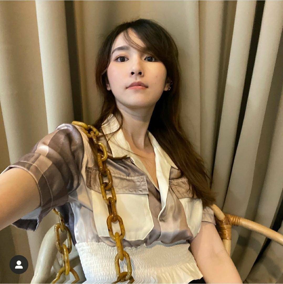 เสื้อครอปเชิ้ตแขนสั้นเอวจั๊ม