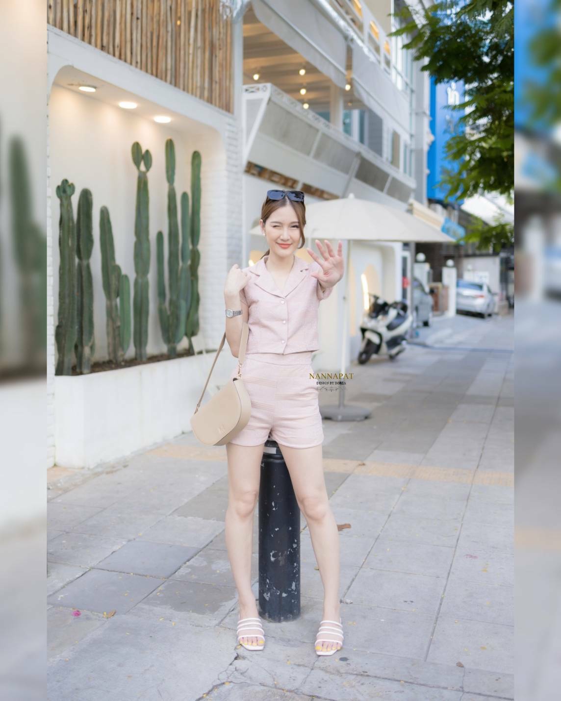 เสื้อซิปข้างแต่งกระดุม