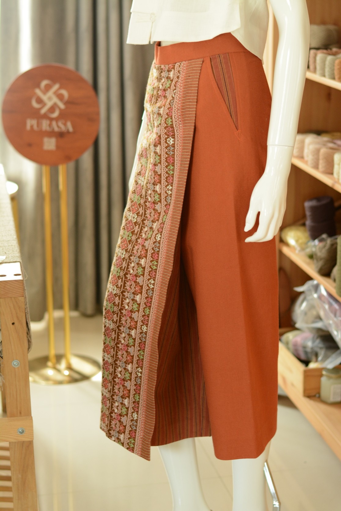 กางเกงป้าย