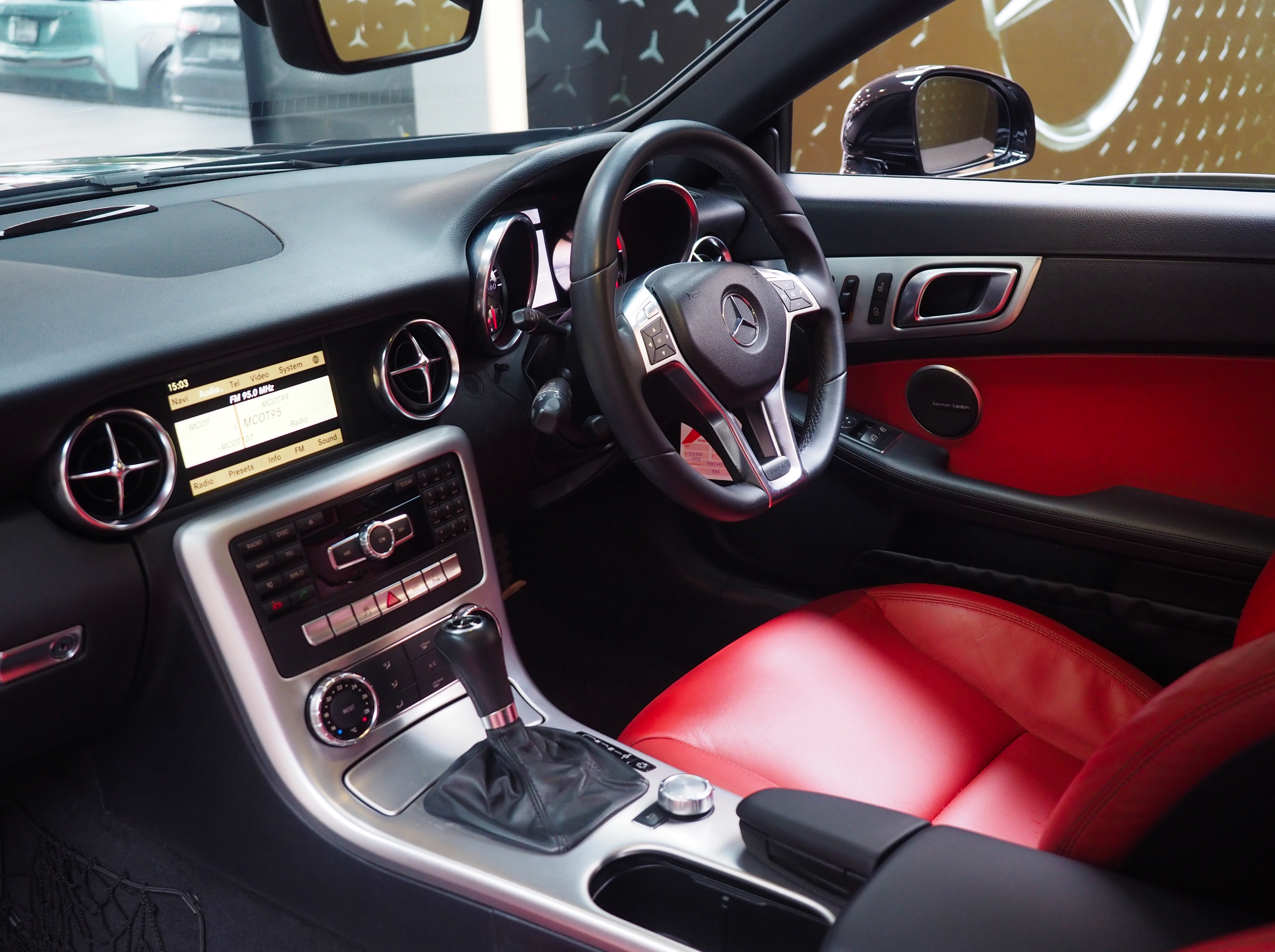 จองแล้ว SLK250 AMG R172