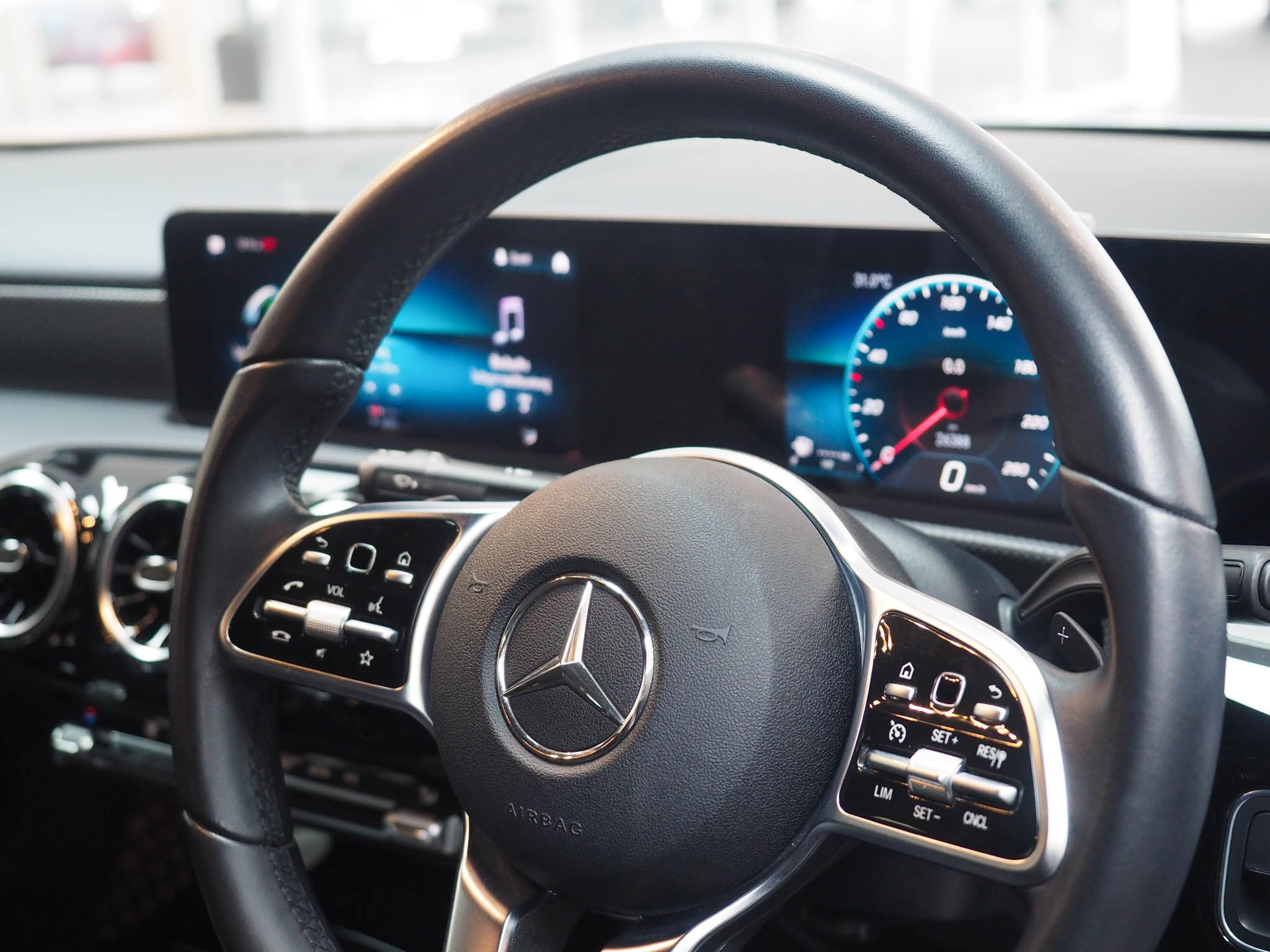 จองแล้ว A200 Progressive W177