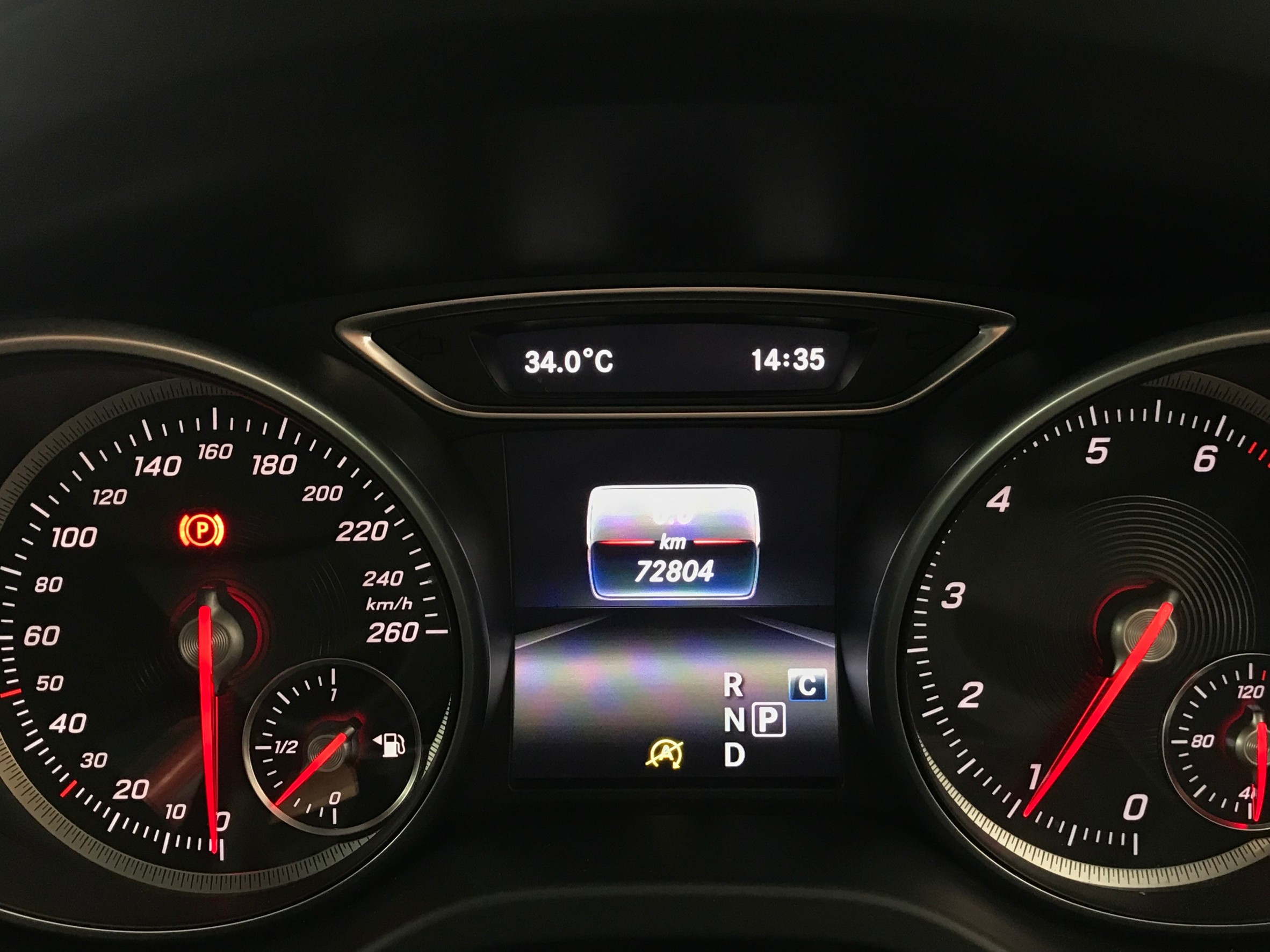 จองแล้ว GLA250 AMG Dynamic W156