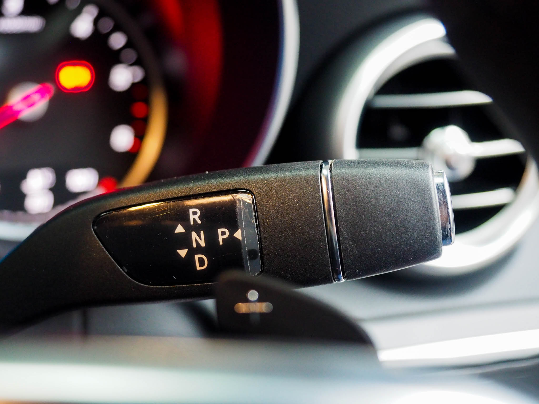 จองแล้ว C220d Avantgarde W205