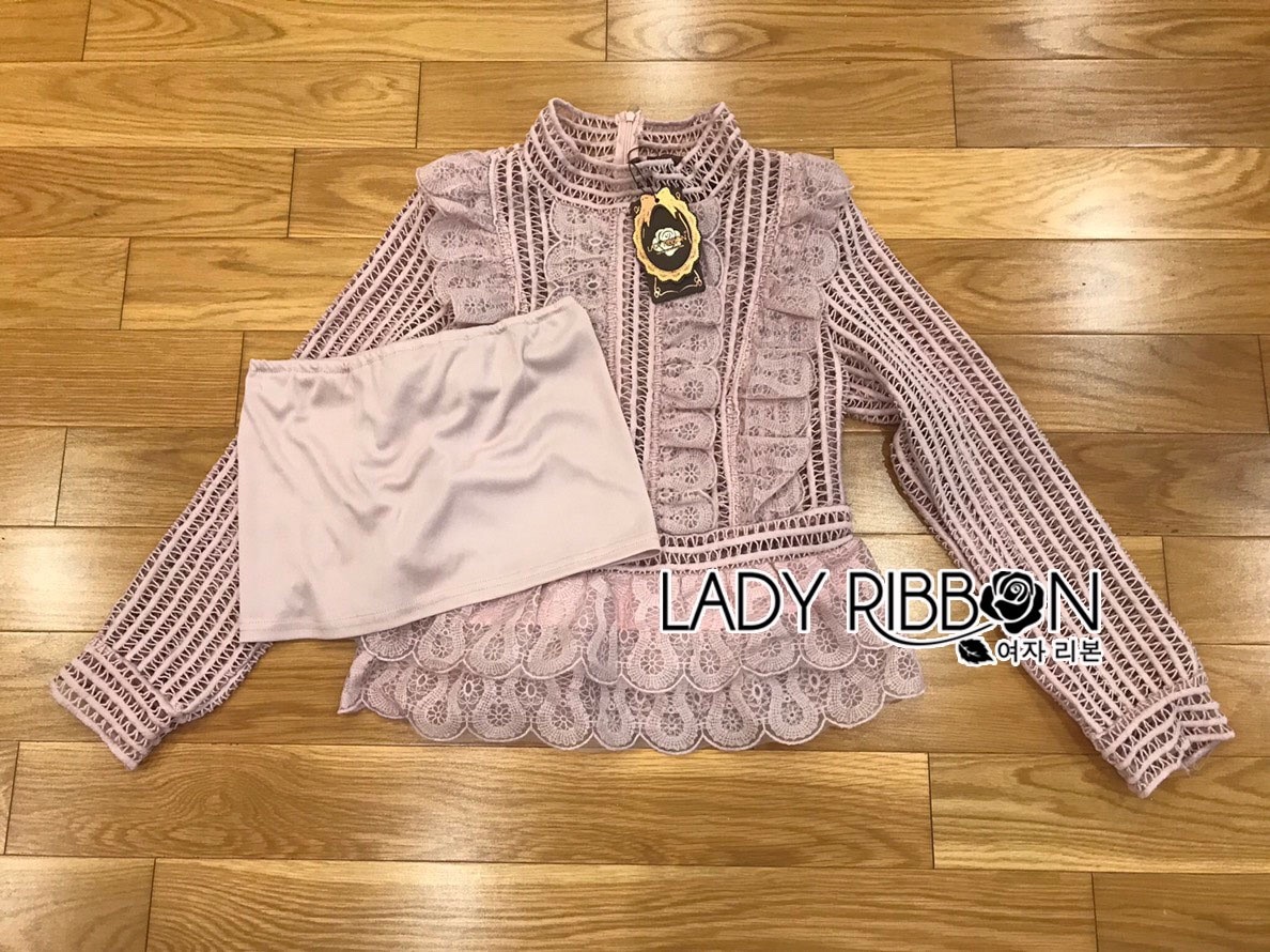 เสื้อแขนยาวคอสูงผ้าลูกไม้ตกแต่งระบาย