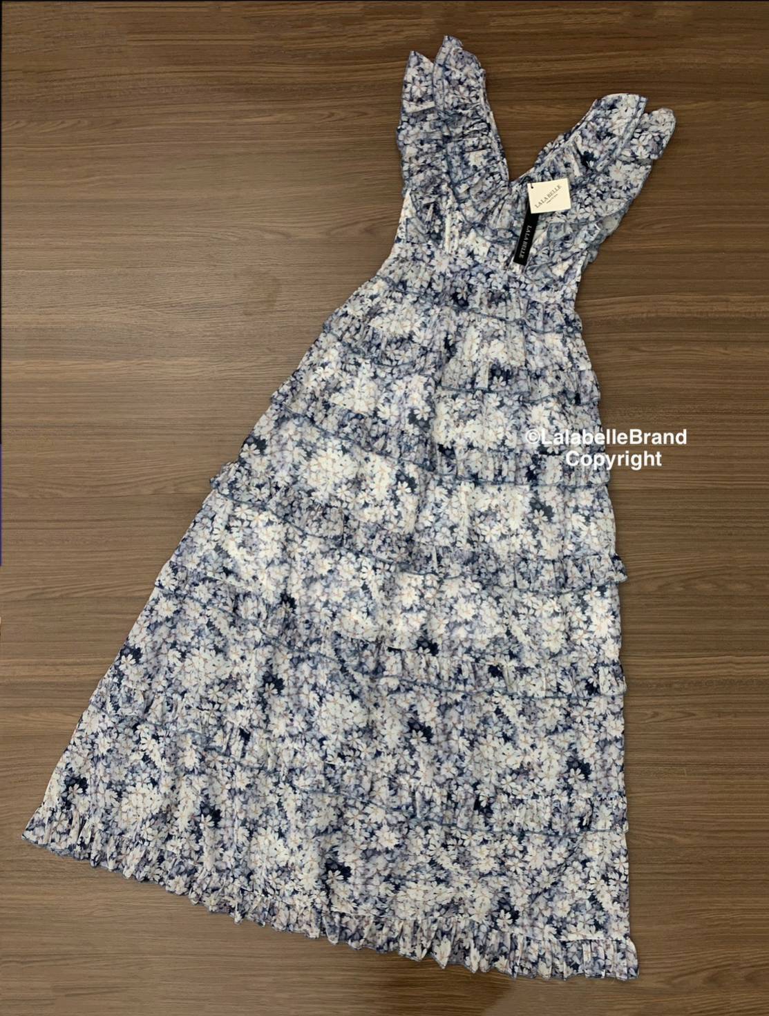 แม็กซี่เดรสโทนสีน้ำเงินขาวคอวีแขนกุด