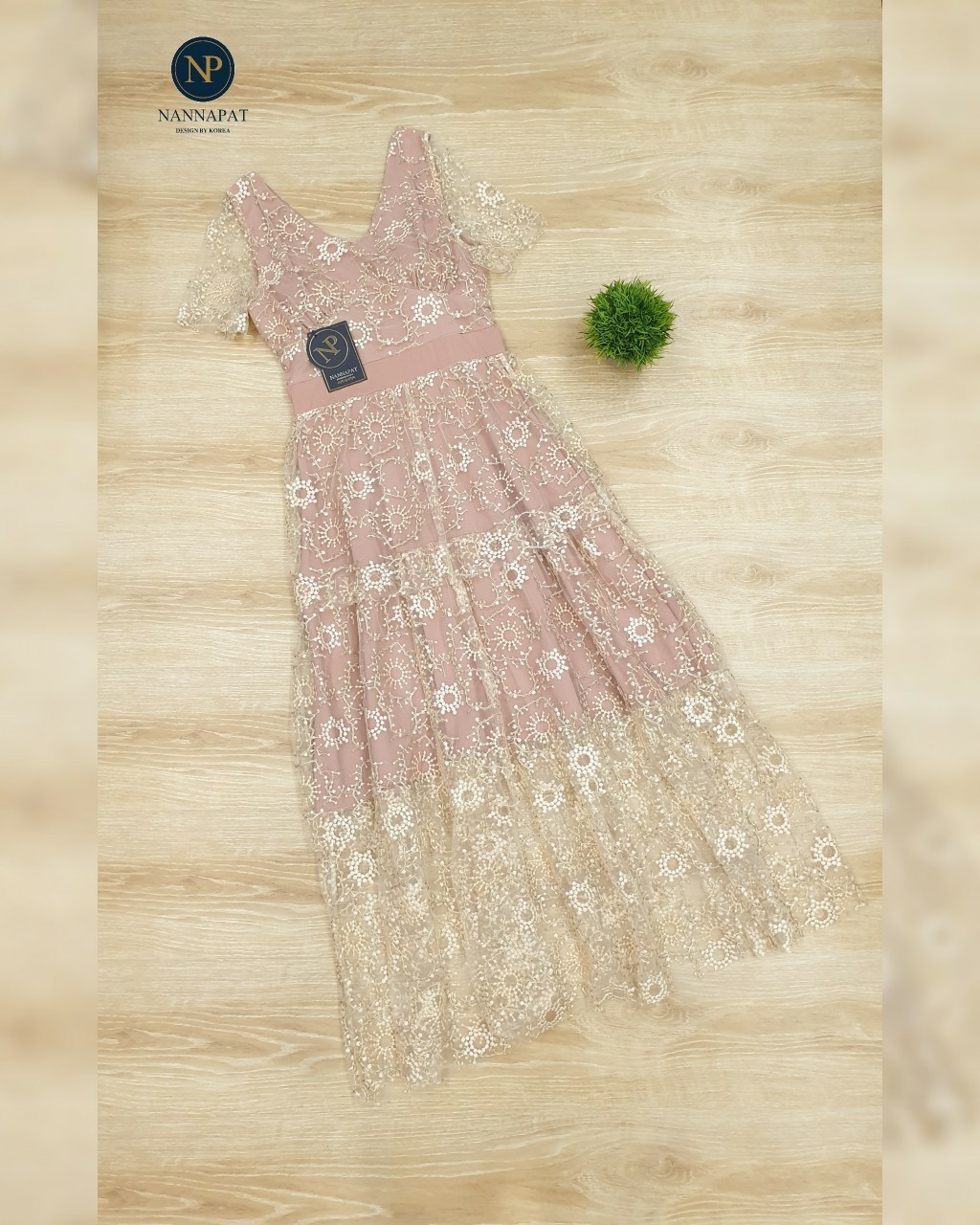 เดรสยาวทรงสวย