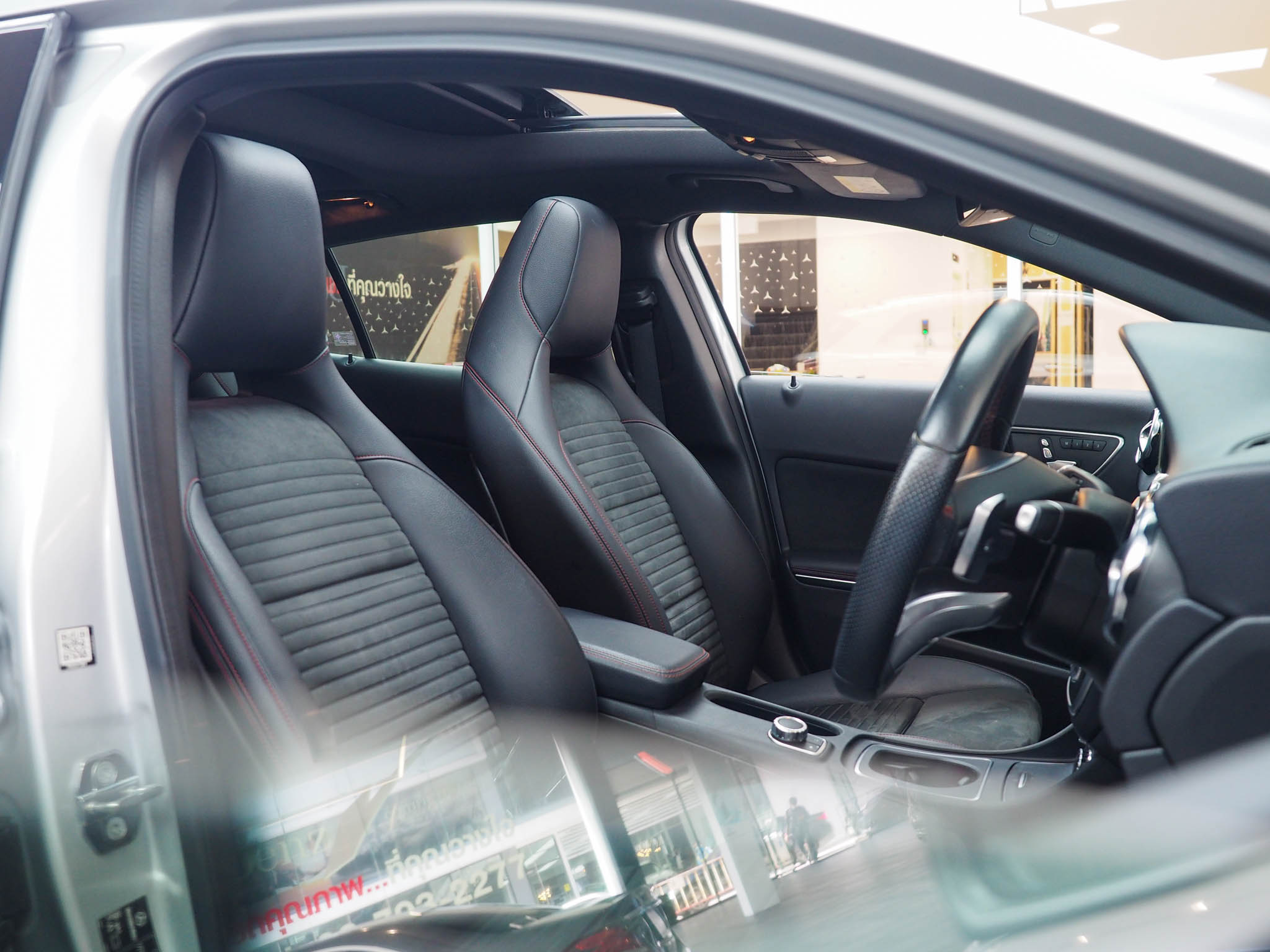 จองแล้ว GLA250 AMG Dynamic W156