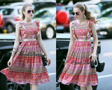 Lady Ribbon พร้อมส่งเสื้อผ้าออนไลน์ SW10120716 Sweet Bunny Present... Girls Print Gold Waist Dress