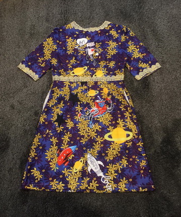 ชุดเดรสคอกลมแขน 3 ส่วน