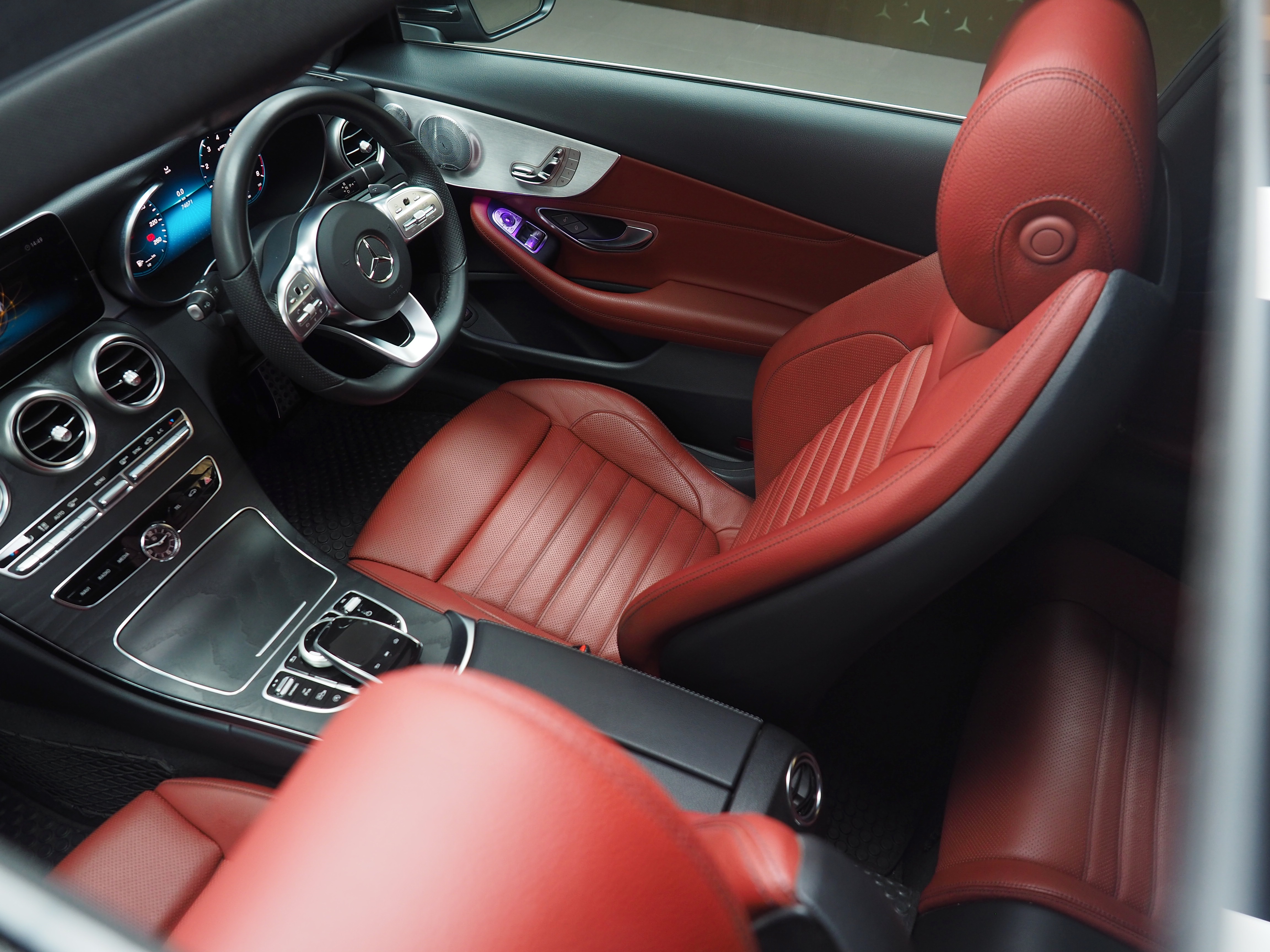 จองแล้ว C200 Coupe AMG W205