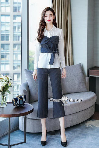 เสื้อเชิ้ตผ้าสีขาวเนื้อดีผ้านุ่ม เชิ้ตแขนยาวทรงปล่อย