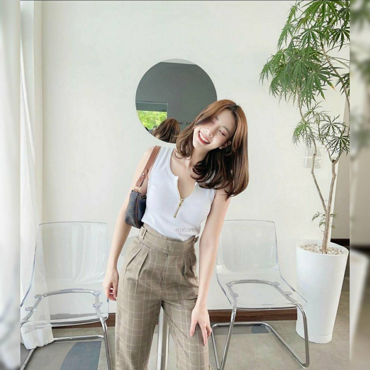 เสื้อผ้ายืดหนานุ่มแต่งซิปด้านหน้า