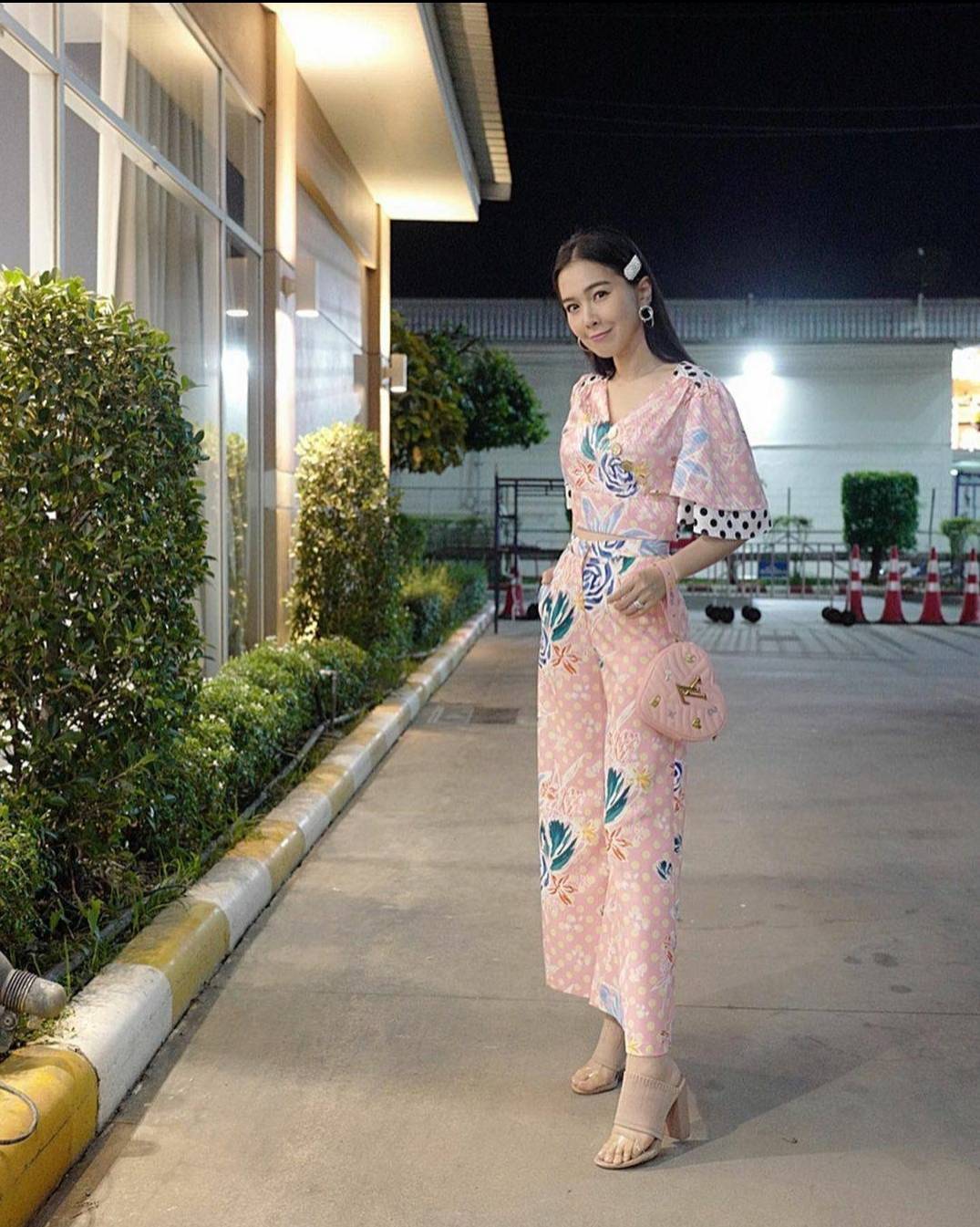 เสื้อซิปหลัง ระบายแขนสองชั้น