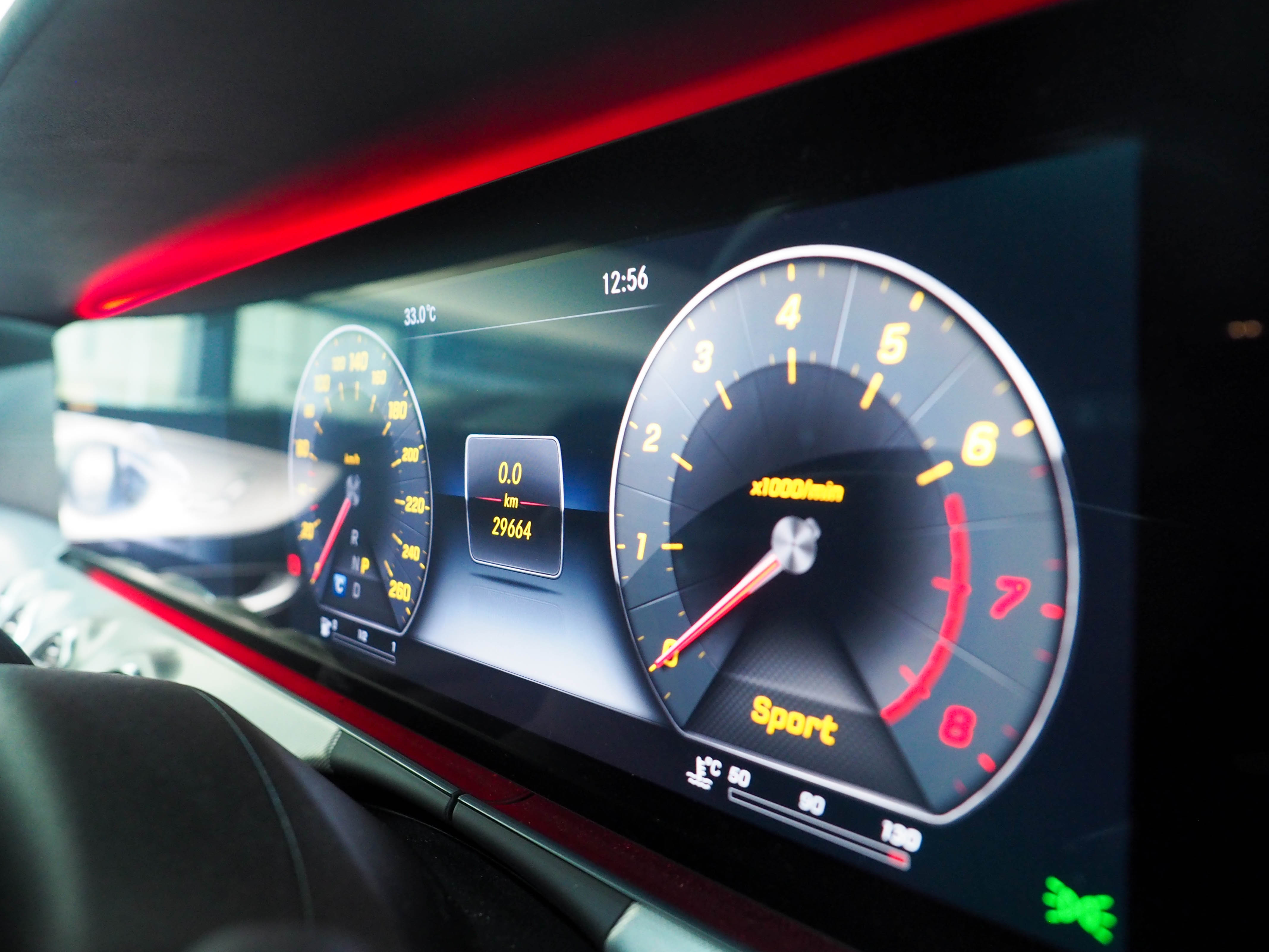 จองแล้ว E300 Coupe AMG W238