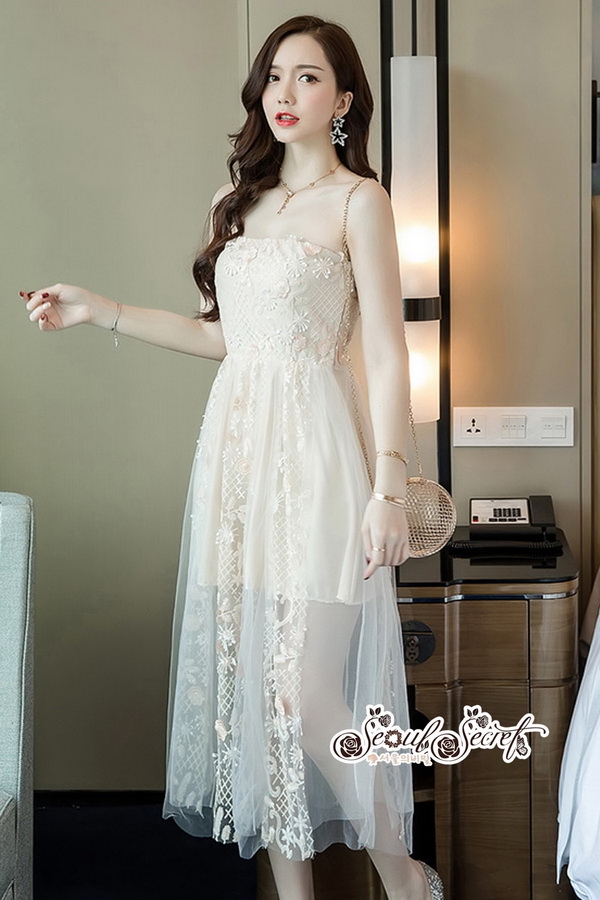 เดรสเนื้อผ้าทรูเลตาข่ายสีครีมด้านนอก