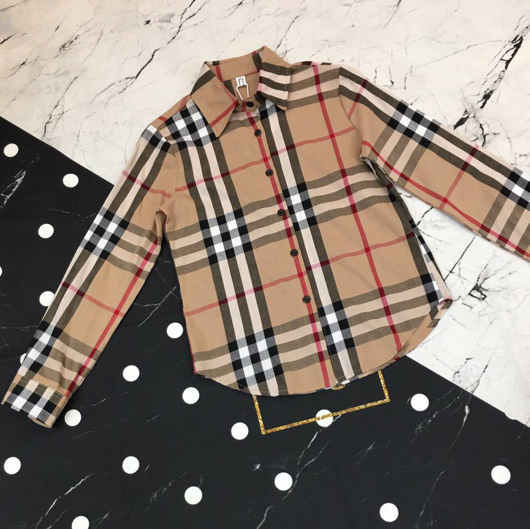 เสื้อเชิ้ตลายเอกลักษณ Burberry