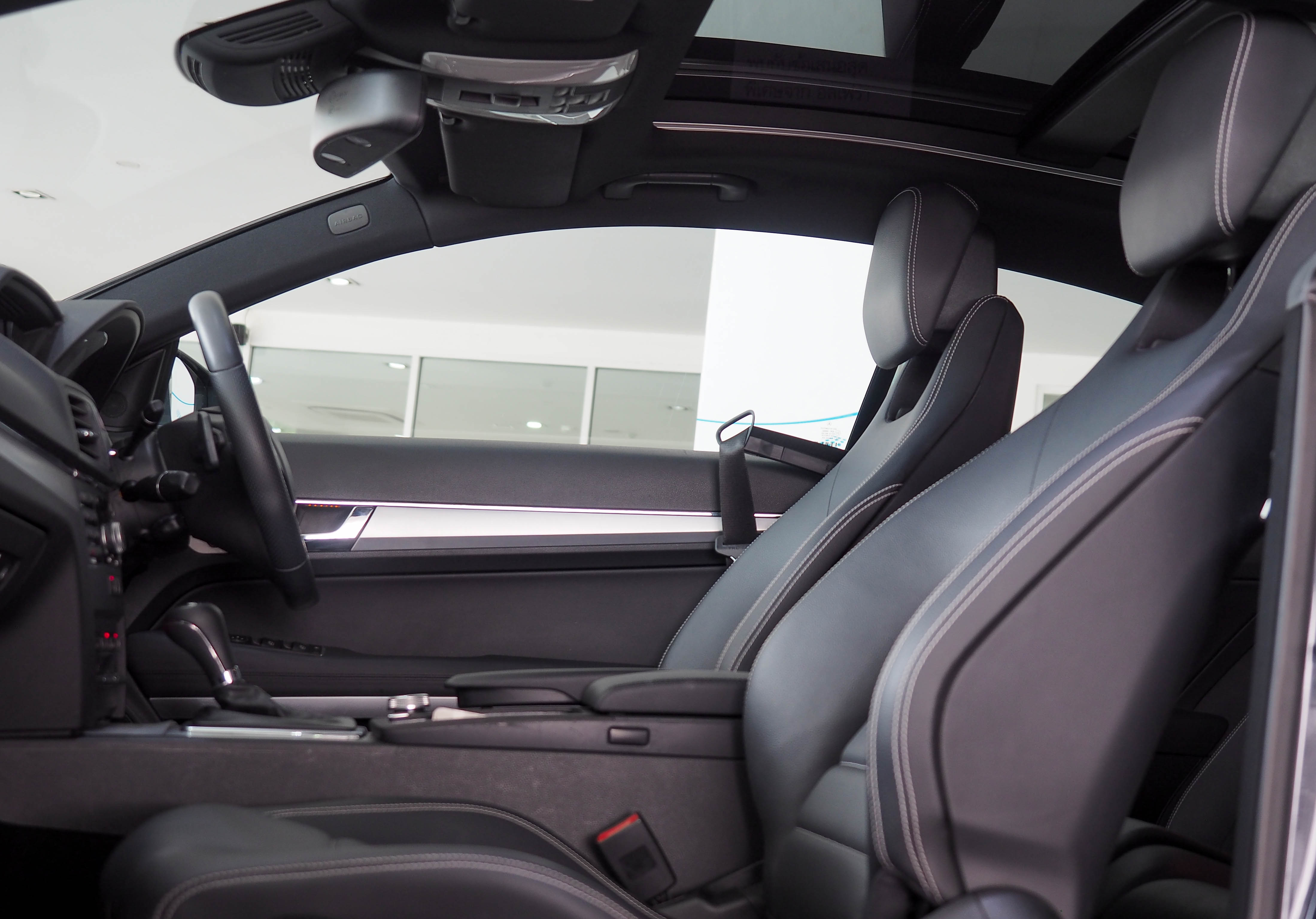 จองแล้ว E250 CGI Coupe AMG BlueEfficency W207