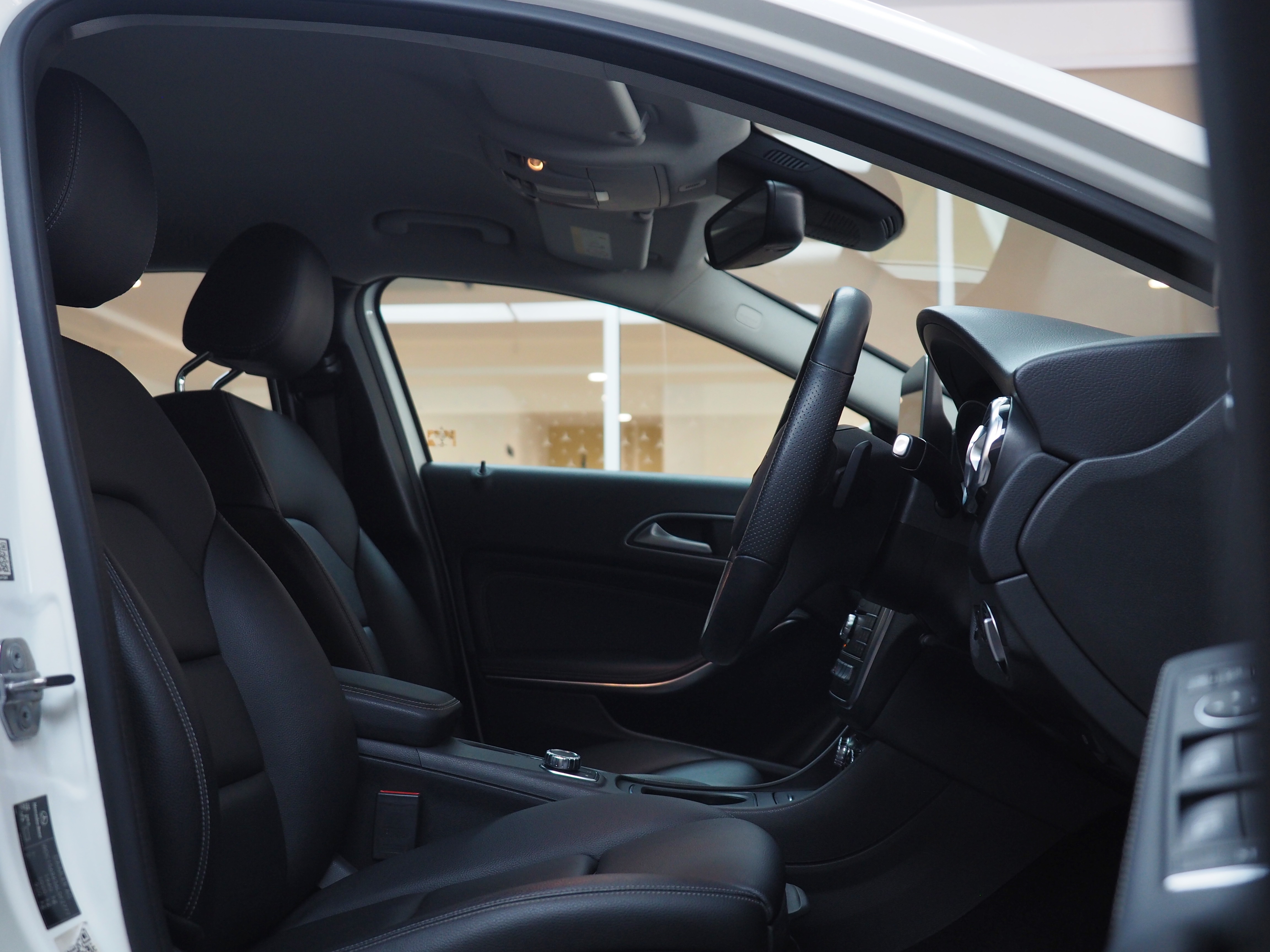 จองแล้ว GLA200 Urban W156