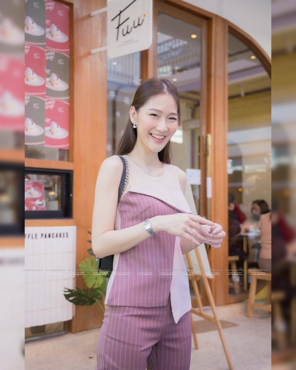 เสื้อซิปหลัง ต้นแบบเป็นเสื้อเกาะอก