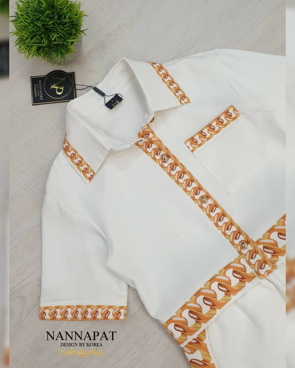 เสื้อกระดุมหน้า มีกระเป๋า กางเกงขาบาน