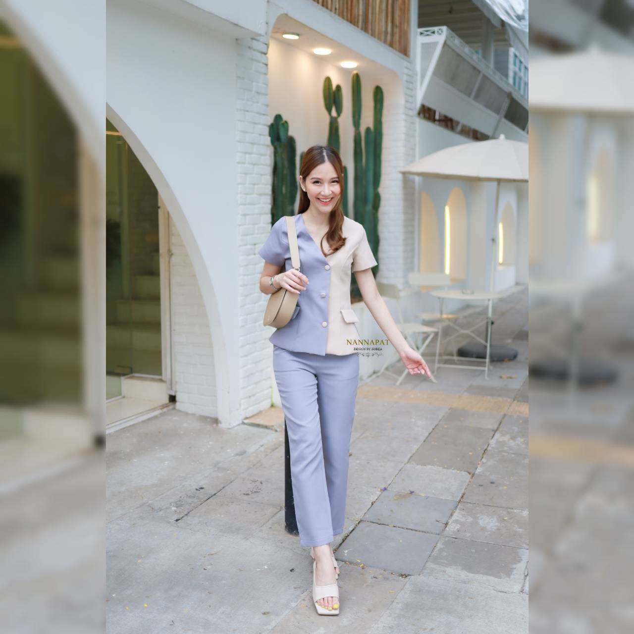 เสื้อทูโทนกระดุมหน้า กระเป๋าใช้ได้จริง