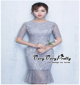 ชุดเดรสสีเทาแขนสั้นคลาสสิค