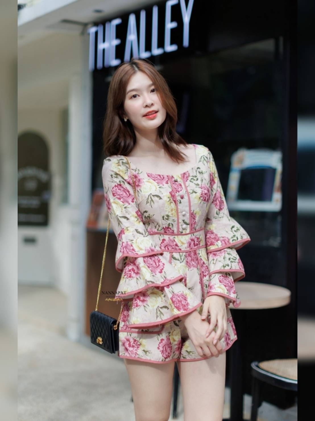 เพลสูทงานซิปหลัง แขนเสื้อเป็นชั้นๆ