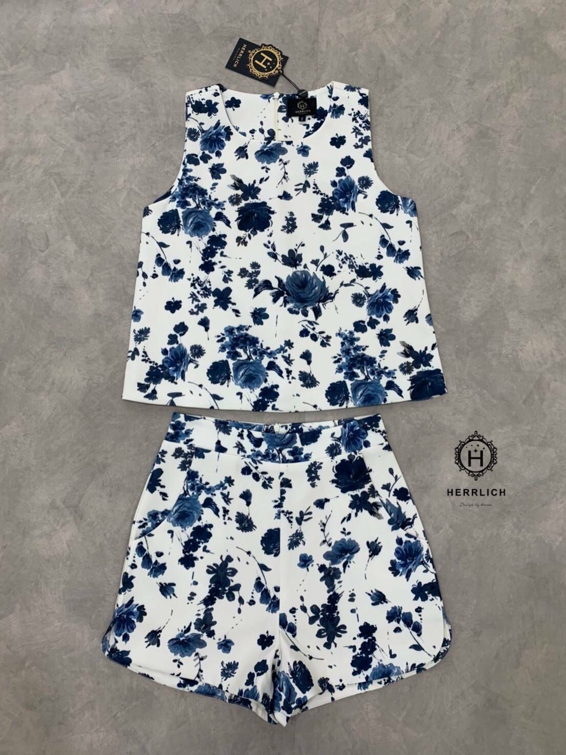 เสื้อแขนกุด คอกลม ลายผ้าสวย