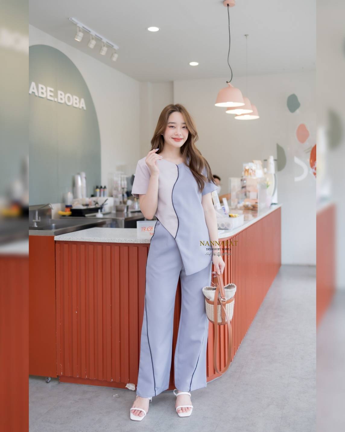 เสื้อทูโทนตัดเส้นดำ ซิปหลัง