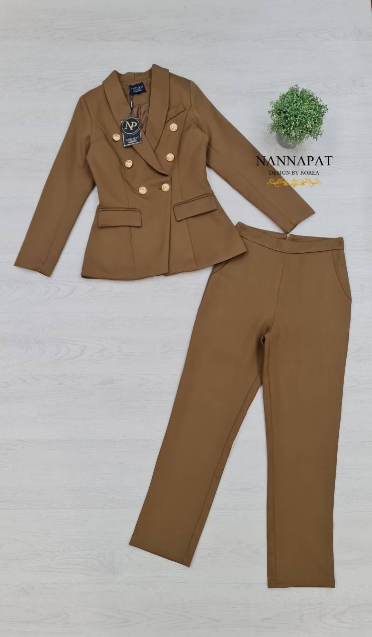 สูทเสื้อสูทกระดุมหน้าสีทอง