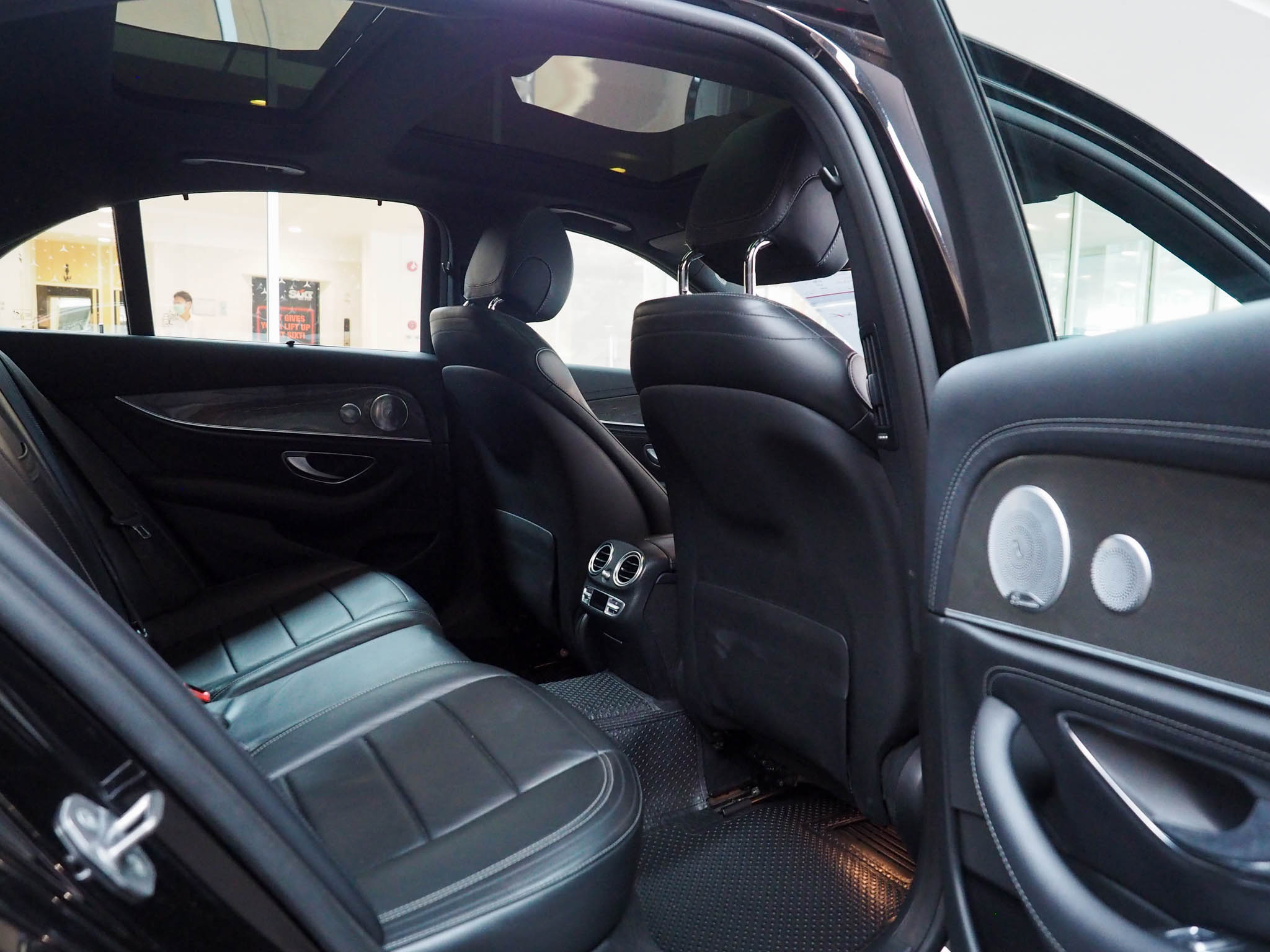 จองแล้ว E350e AMG Plug in Hybrid W213