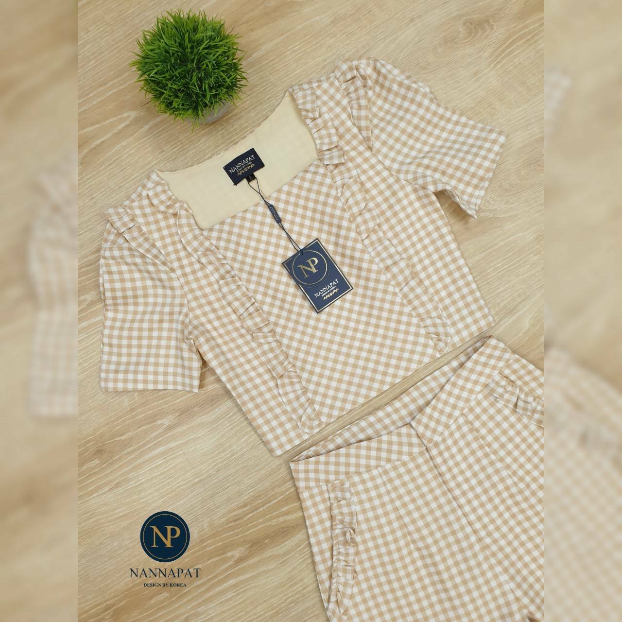 เซทเสื้อกับกางเกงซิปหลังแต่งระบาย