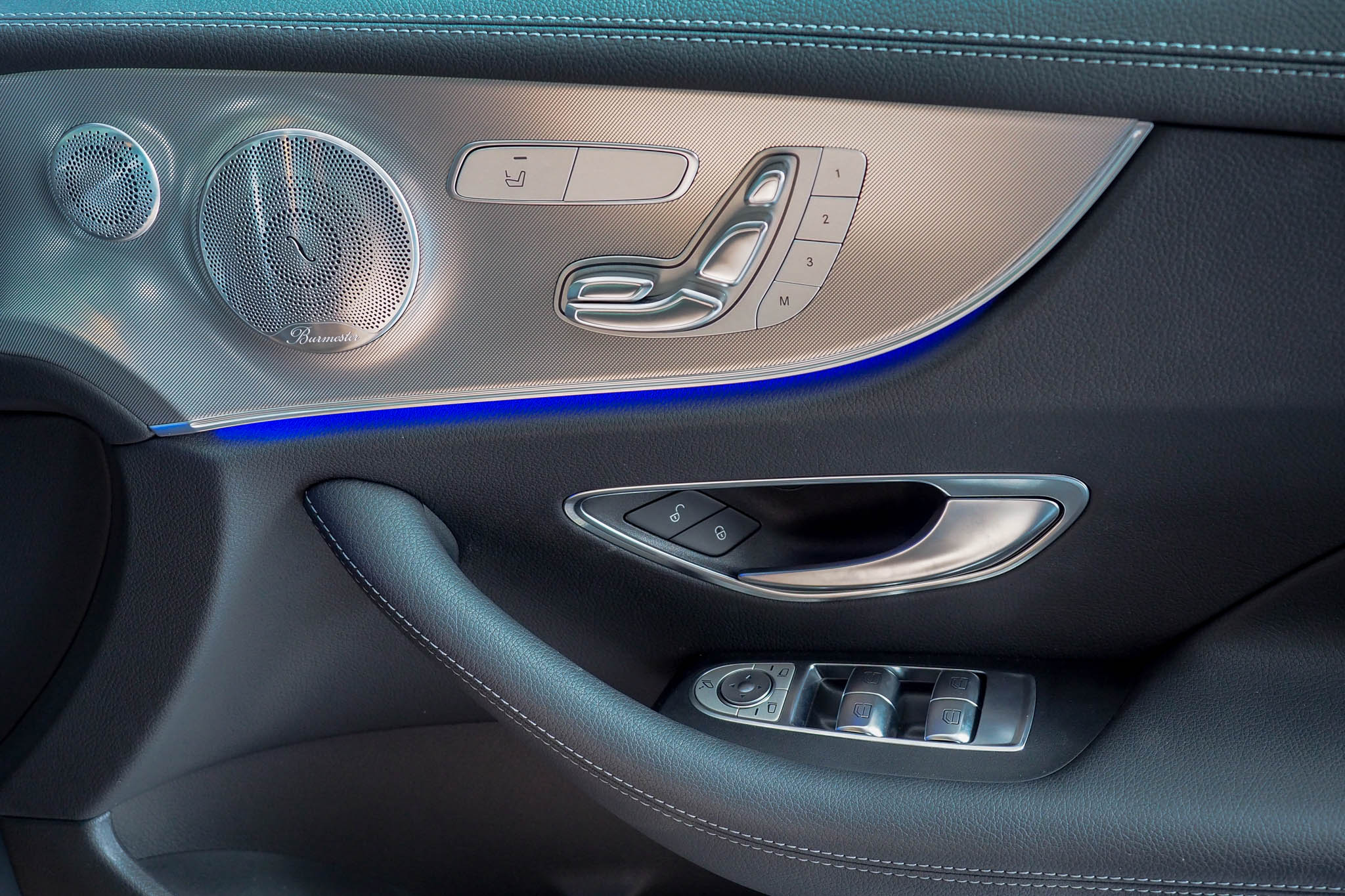 จองแล้ว E200 Coupe AMG Dynamic W238