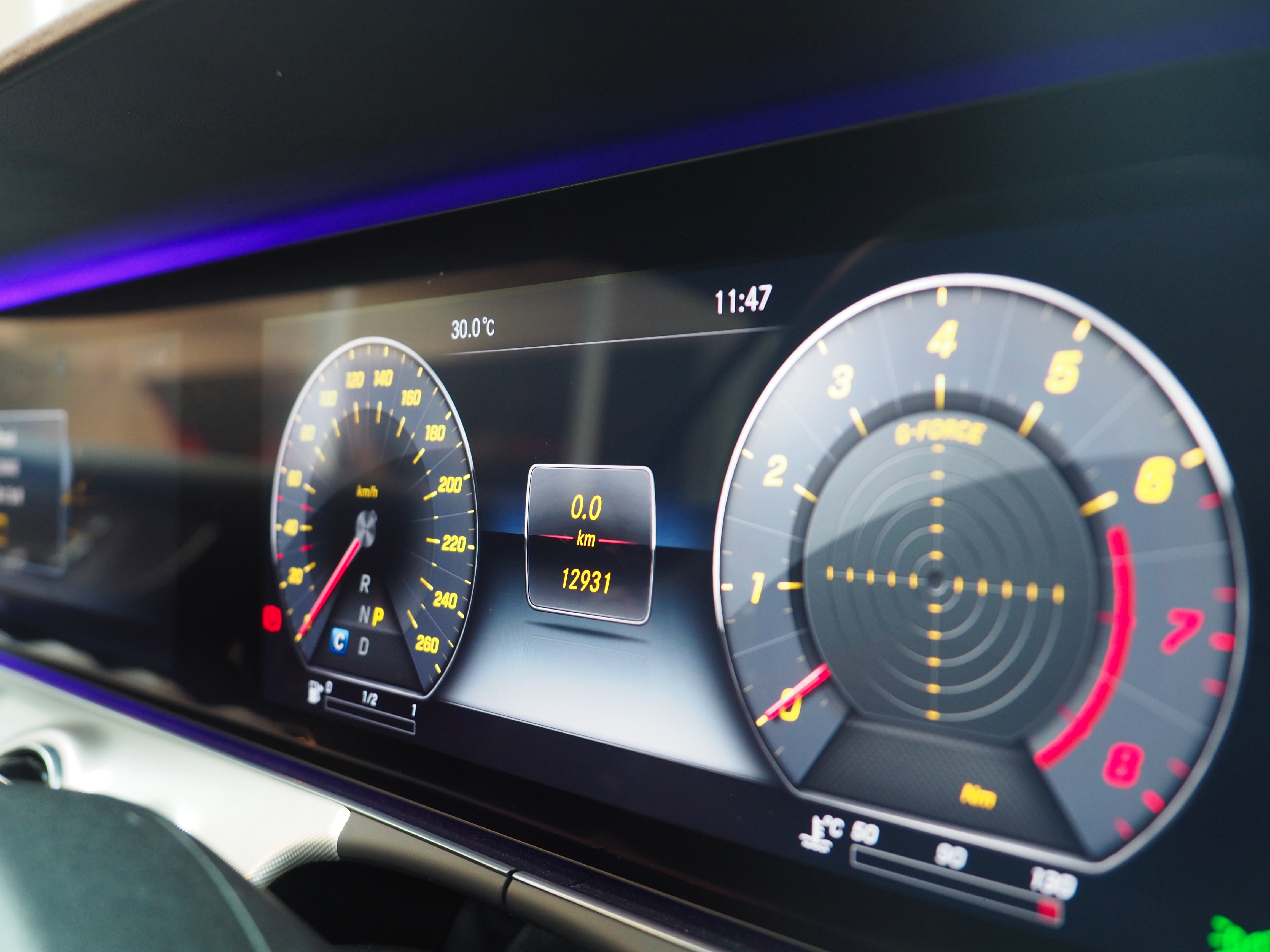 จองแล้ว E200 Coupe AMG Dynamic W238