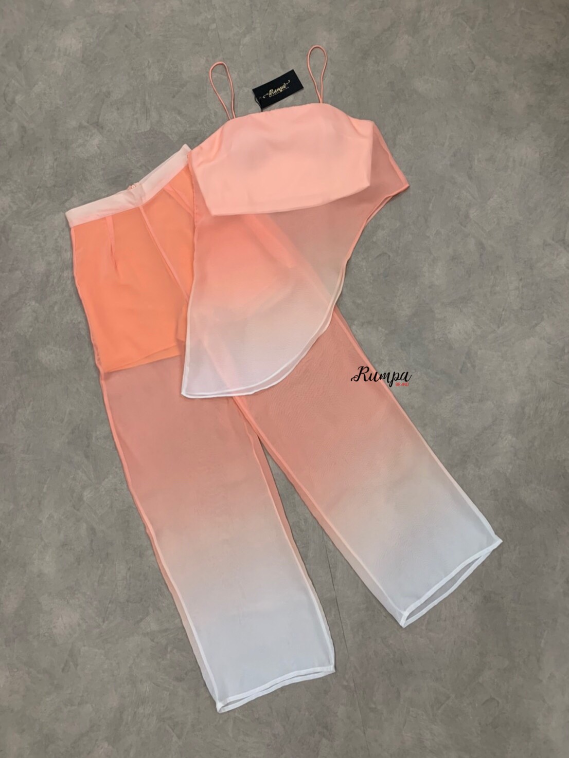 เสื้อสายสปาเก็ตตี้สีหวานดีไซน์โทนสี