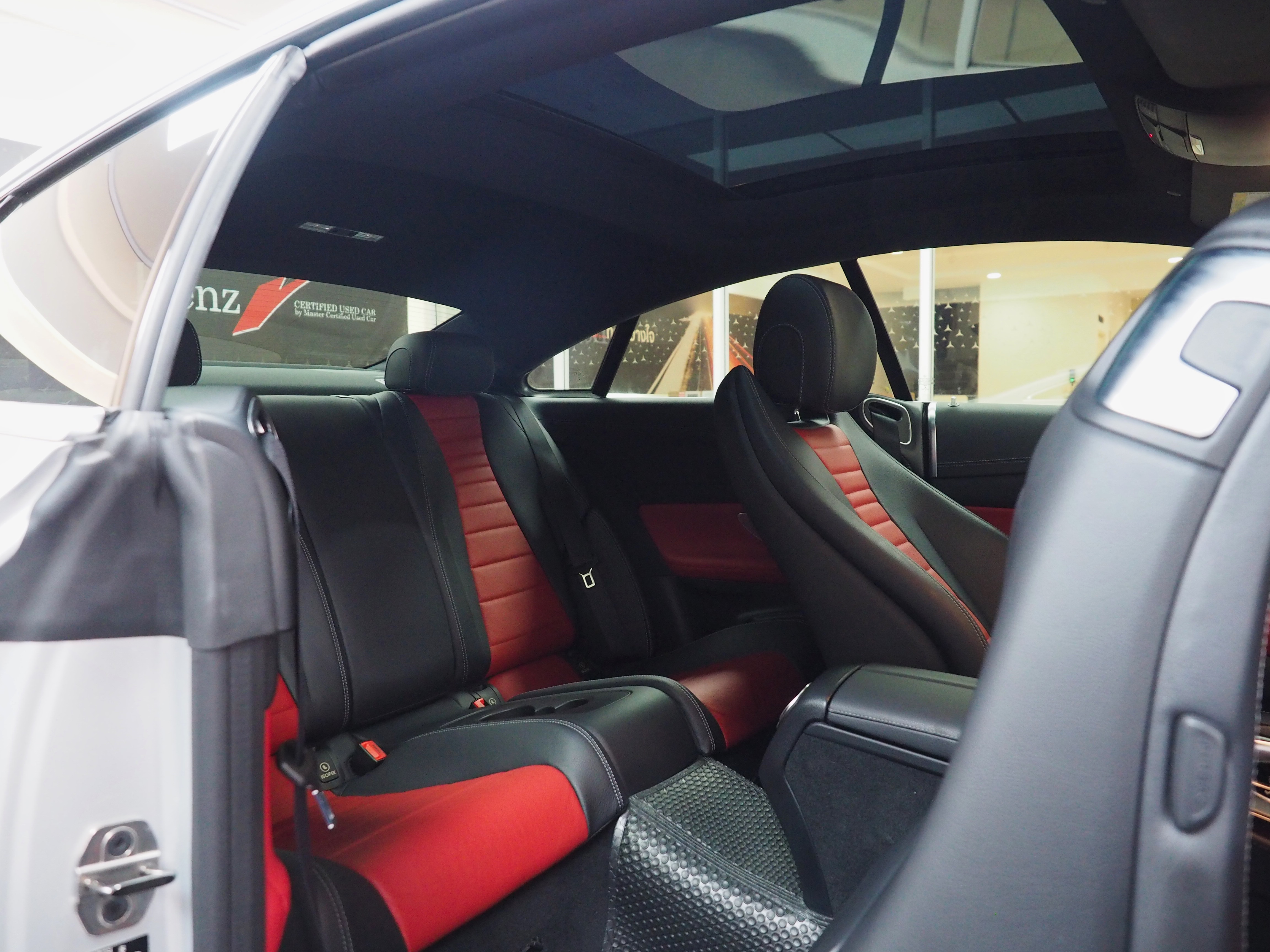 จองแล้ว E200 Coupe AMG Dynamic W238