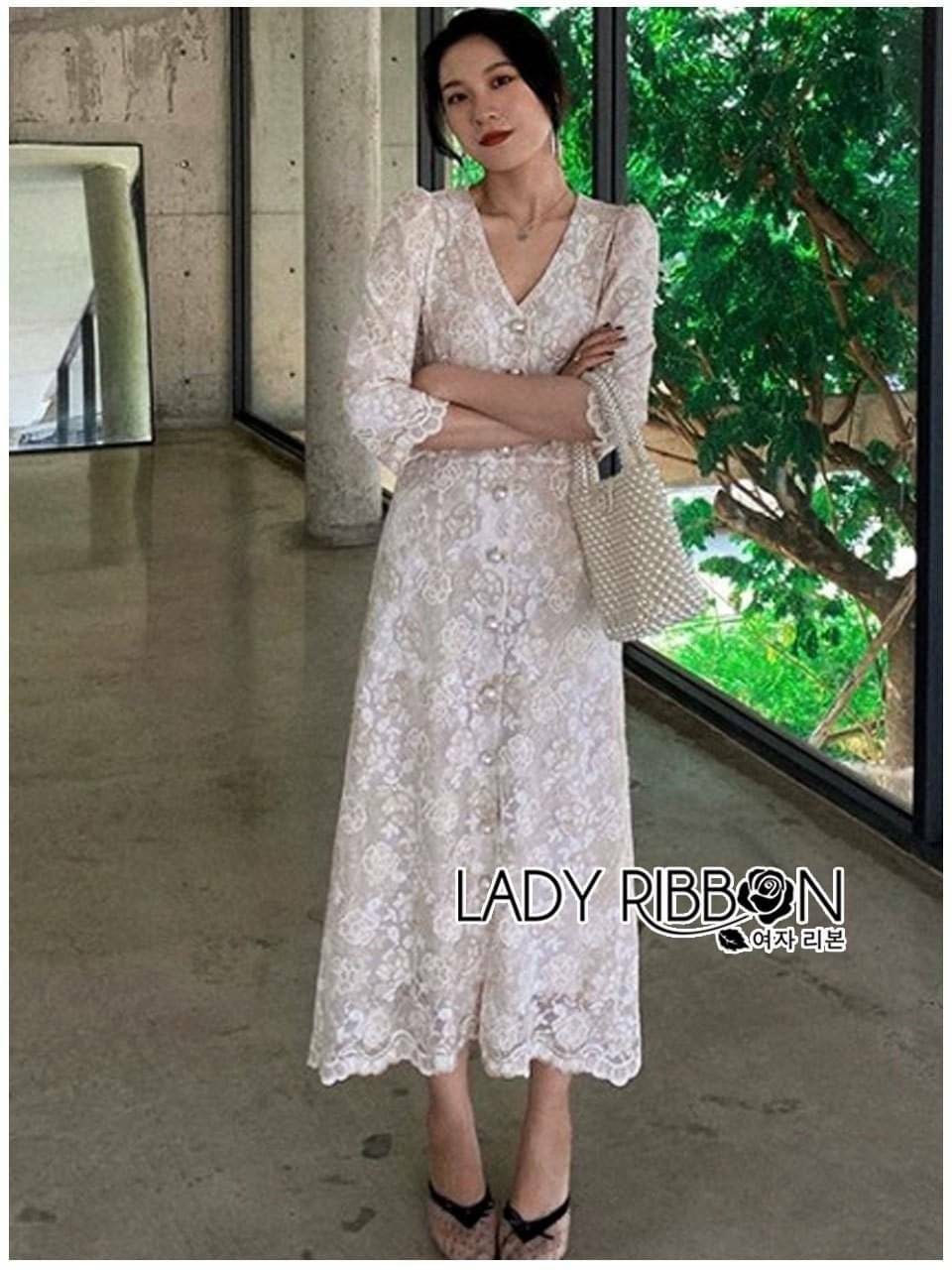 เดรสยาวคอวี ผ้าลูกไม้สีครีม