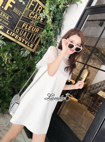 ผ้าลูกไม้ฉลุซีทรูเดรสทรงปล่อย