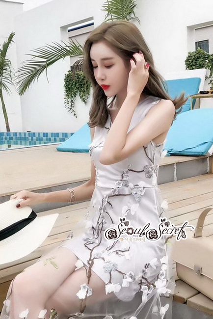 แม็กซี่เดรสสวยหรู ลุคสาวแฟชั่นนิสตร้า