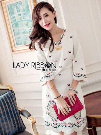 มินิเดรสผ้าเครปสีขาวปักลาย