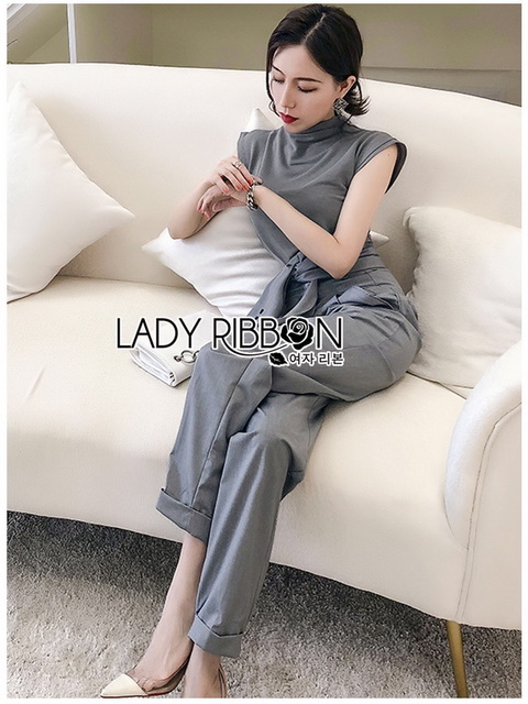 เซ็ตเสื้อคอเต่าและกางเกงขายาวสีเทา