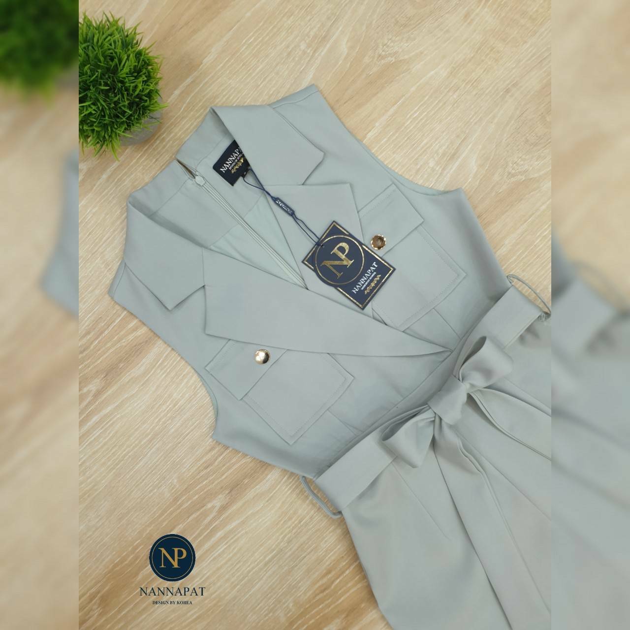 จั้มสูทซิปหลัง